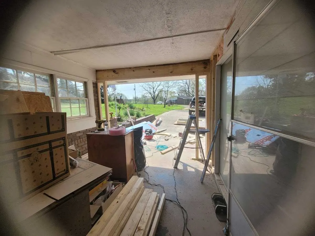 Air movers and dehumidifier for Drying & Dehumidification in Bellefontaine Neighbors